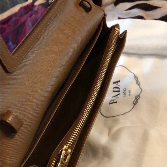 Authentic PRADA Saffiano Purse Wallet - Picture 2 of 8